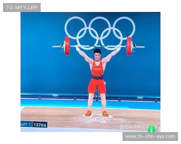 举重选手日常训练记录公开透明化，举重运动员训练动作